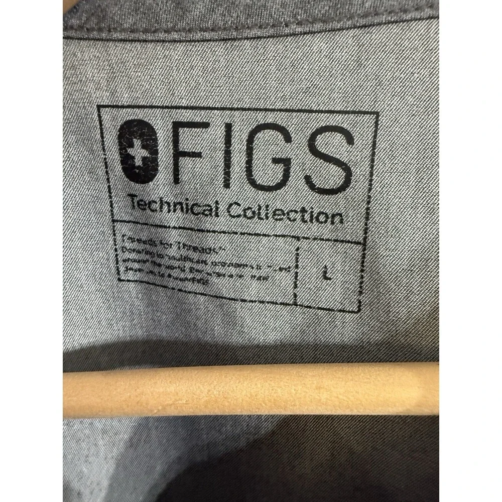 Figs Scrubs Light GRAY 2 Piece‎ Set: Men's Shirt Size Large & Pants Size XL